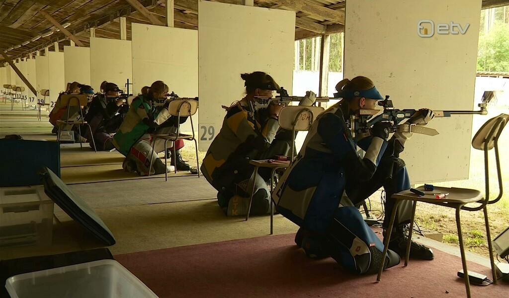 Estoniyada şagirdlərə silahla atəş açmağı öyrədirlər – Yeni layihə