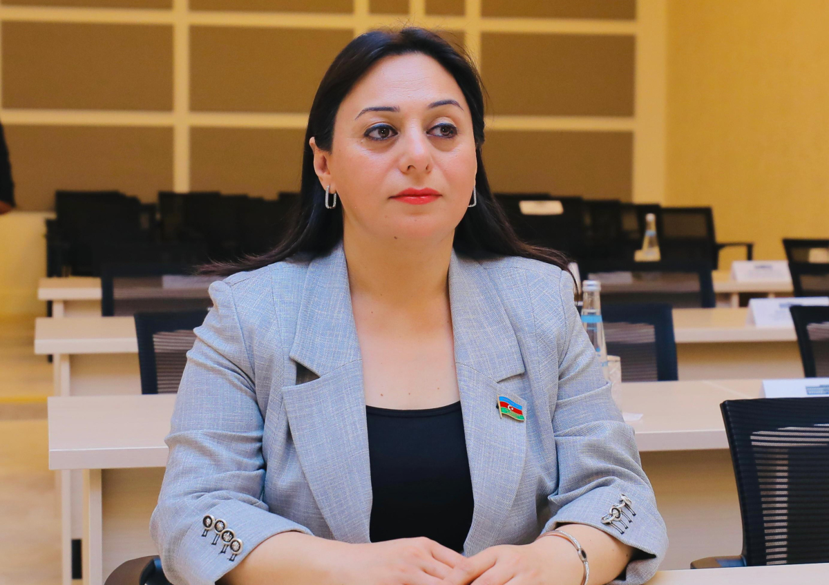 Vahid məktəbli forması sosial bərabərliyin göstəricisidir 