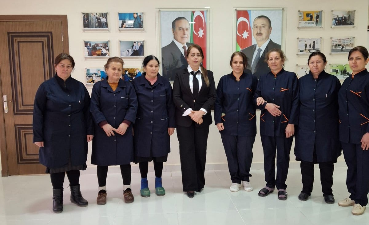 Uzaqdan belə müəllim və şagirdlərimizin hansı məktəbə aid olduğu bilinir