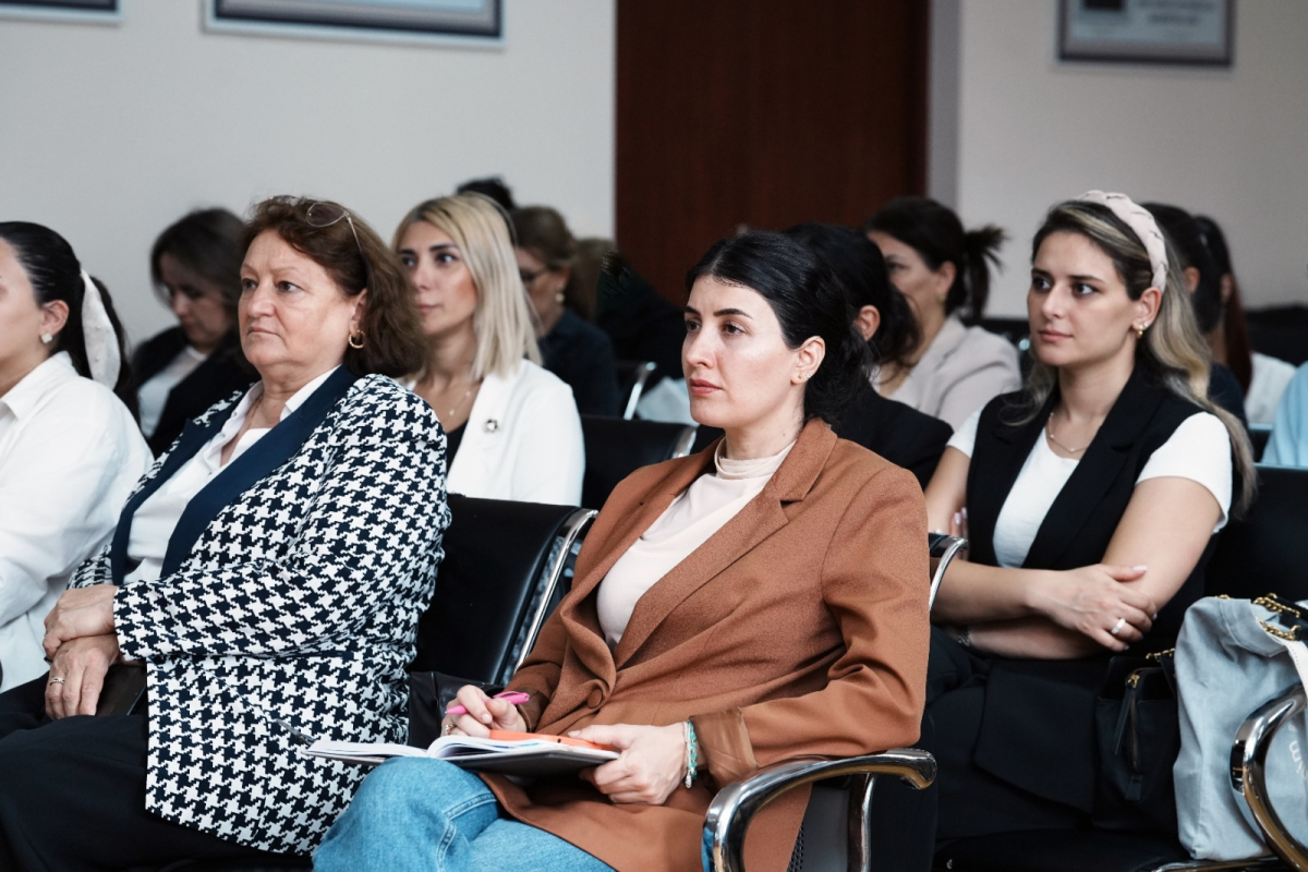 Müəllimlər üçün vergi və maliyyə savadlılığı mövzusunda seminarlar keçirilib