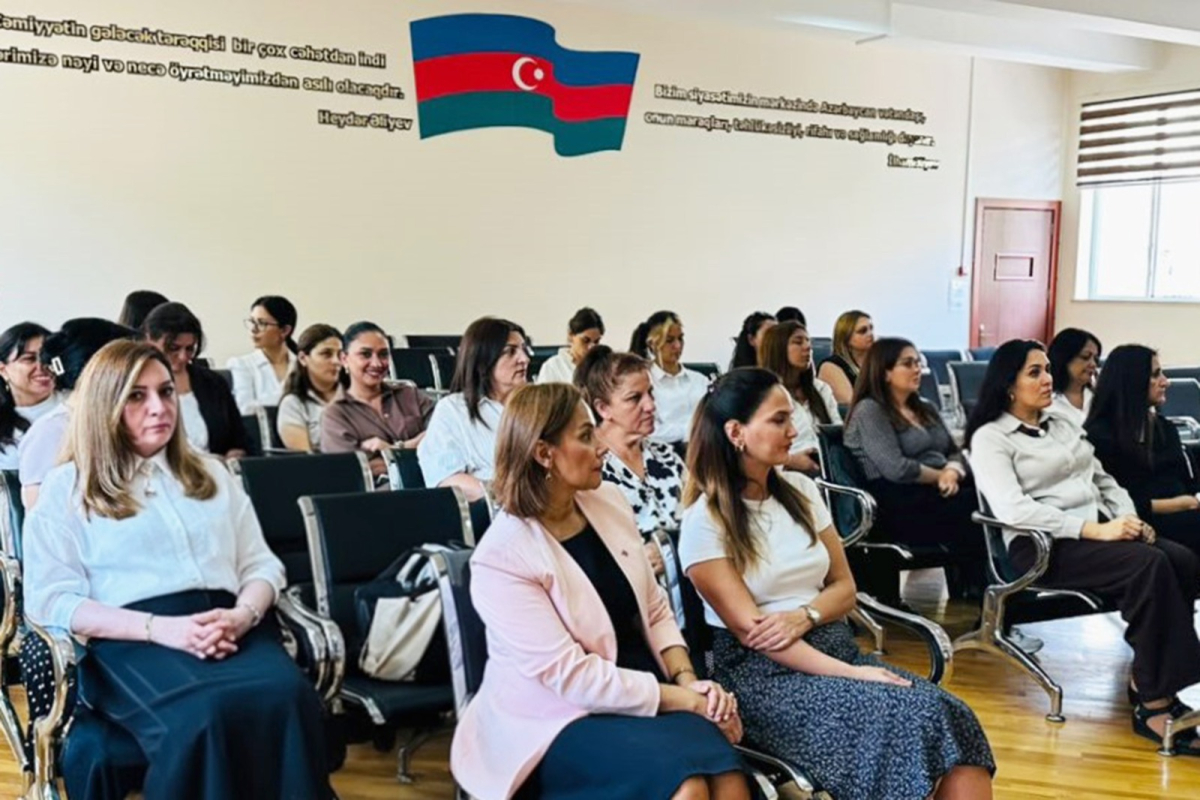 Müəllimlər üçün vergi və maliyyə savadlılığı mövzusunda seminarlar keçirilib