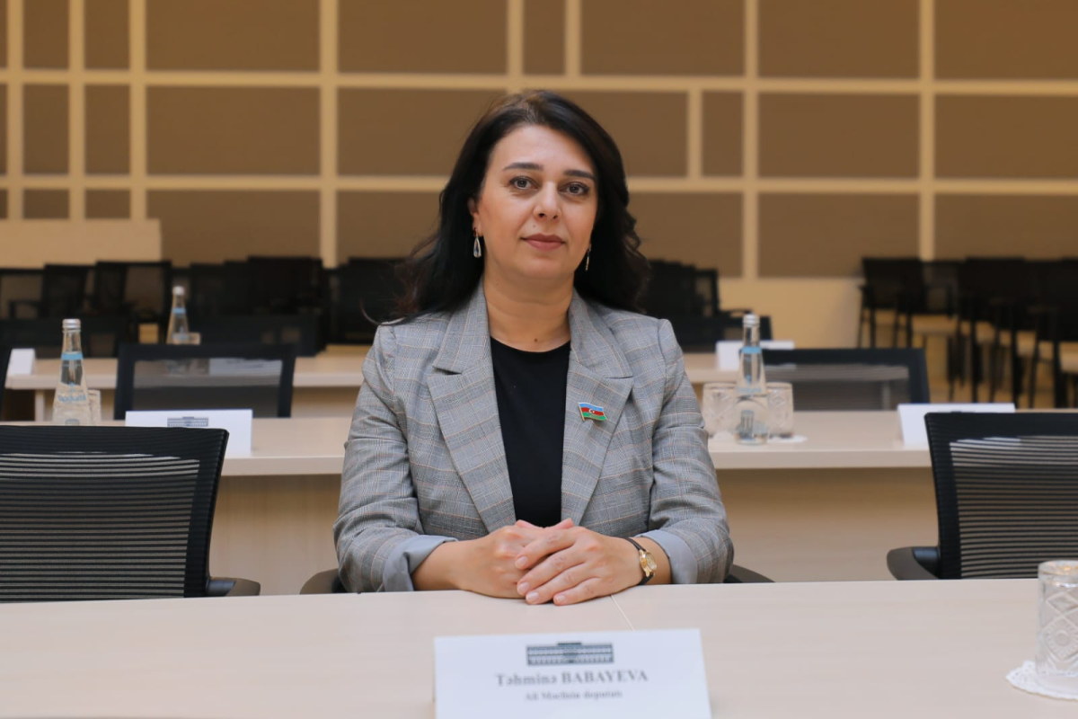 Vahid məktəbli geyimi bərabərlik və birlik yaradır
