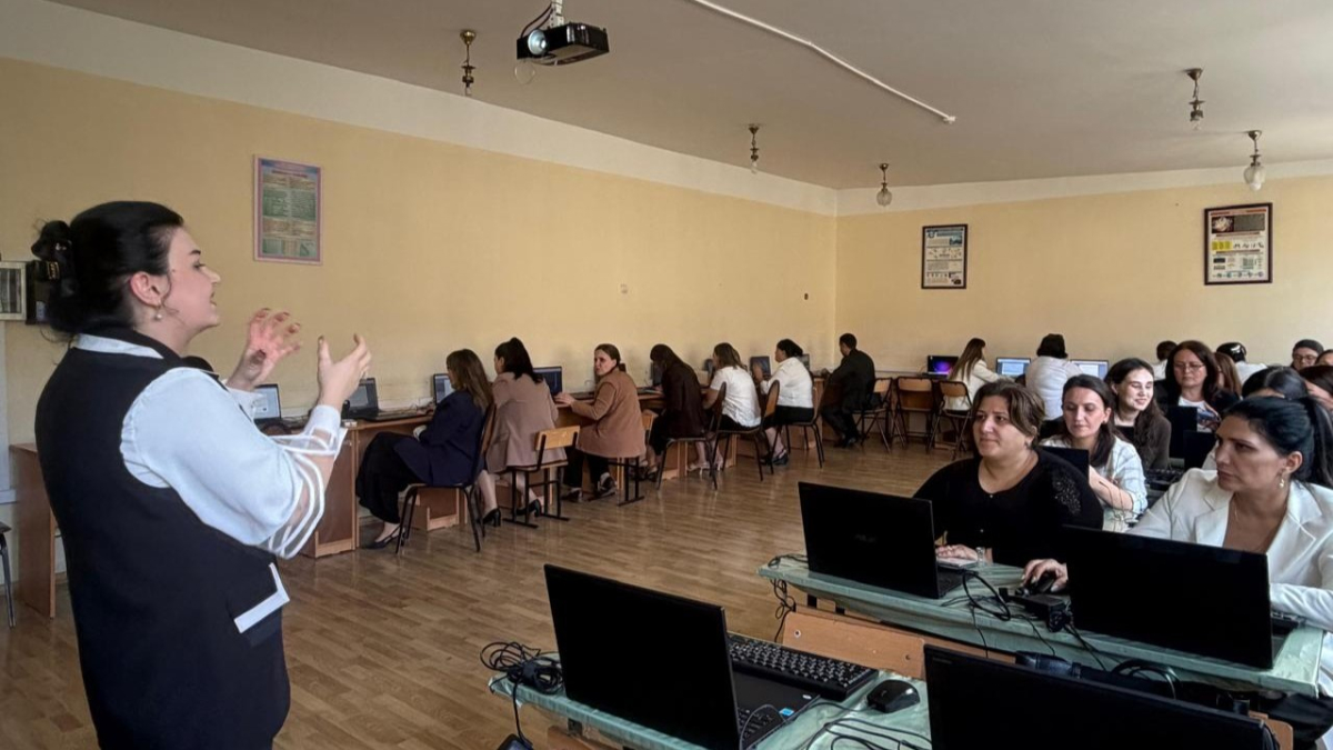 Süni intellekt müəllimin rəqibi, yoxsa köməkçisidir?