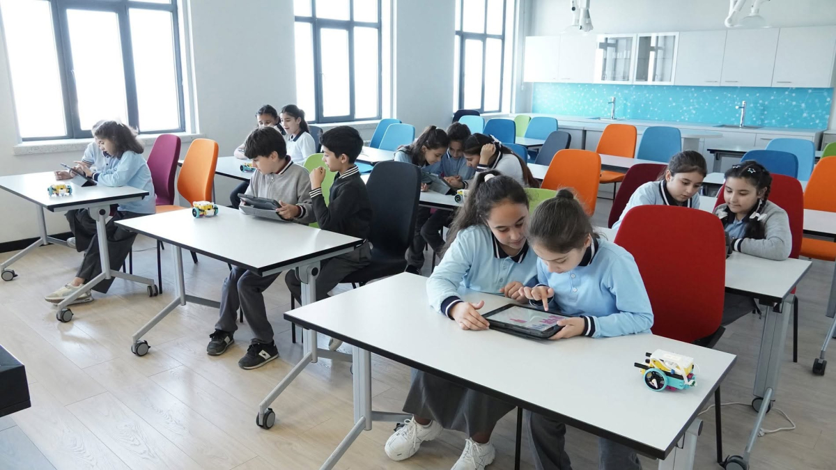 STEAM İnnovasiya Mərkəzinə ekskursiya başlayıb