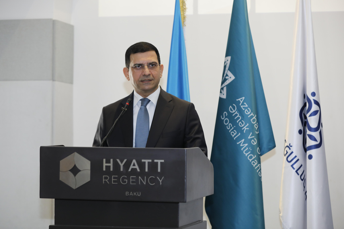 Dövlət Proqramı məzunları üçün karyera sərgisi keçirilib