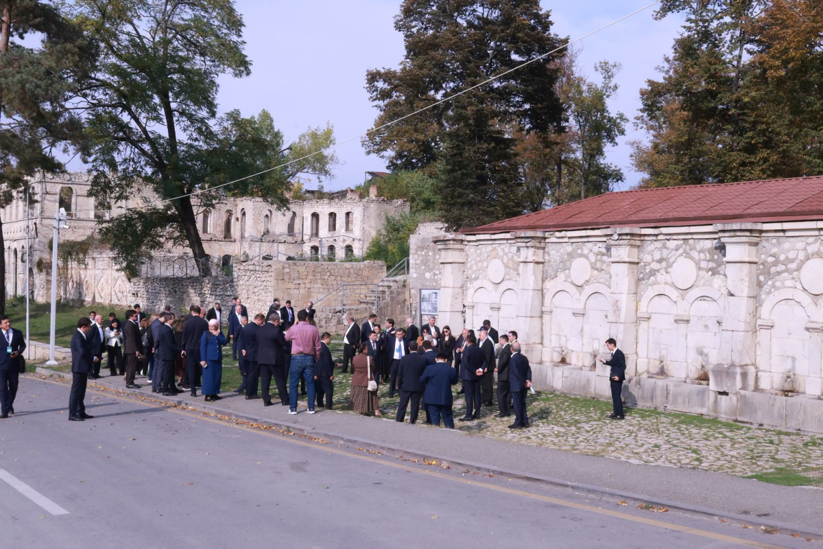 Özbəkistan nümayəndə heyəti Qarabağ Universiteti, Şuşa və Füzulidə olub