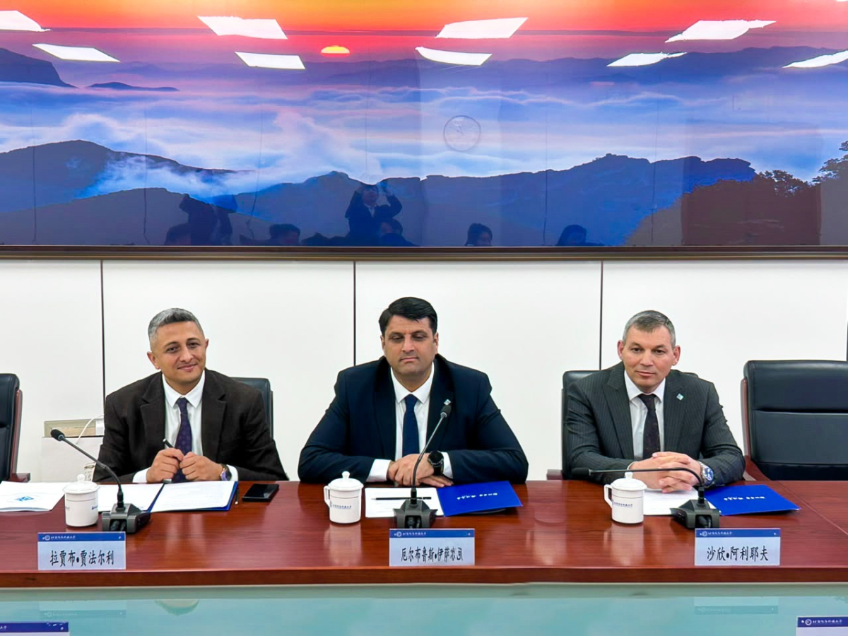 NDU Çin universiteti ilə ikili diplom proqramına dair müqavilə imzalayıb