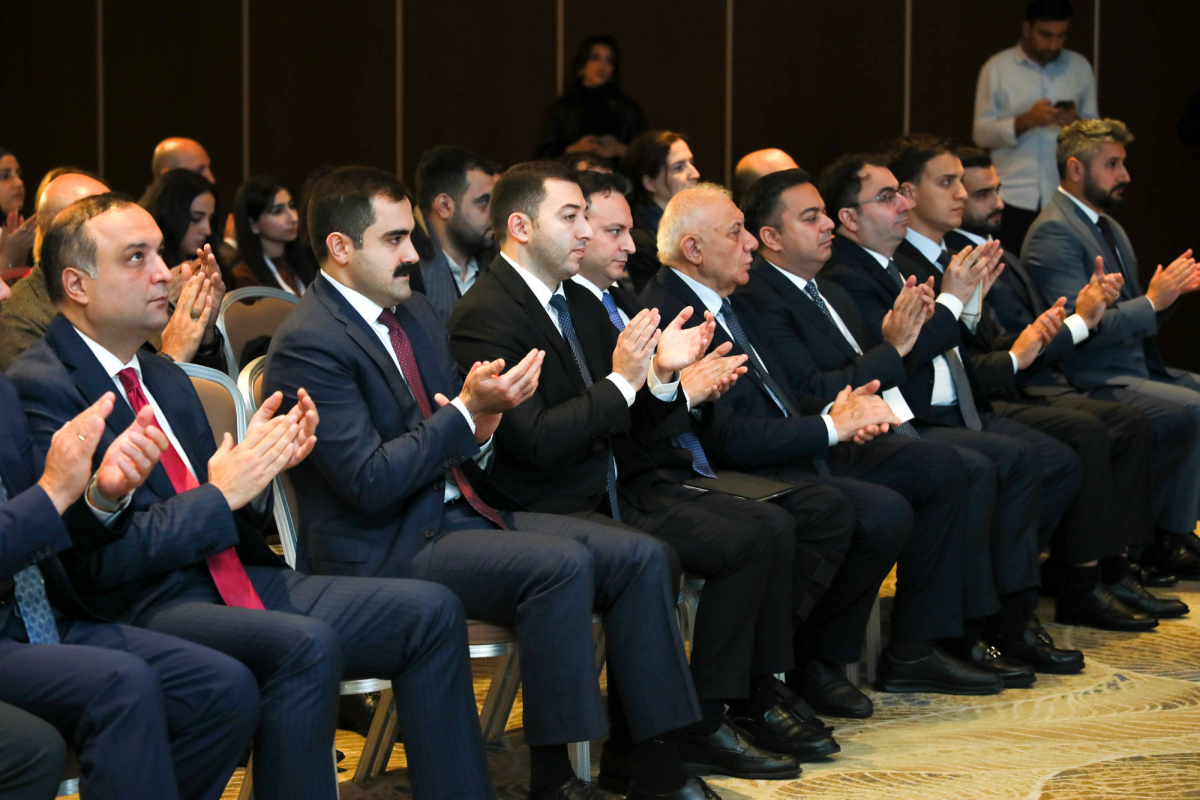 “AI Academy”nin ilk məzunları təltif olunub