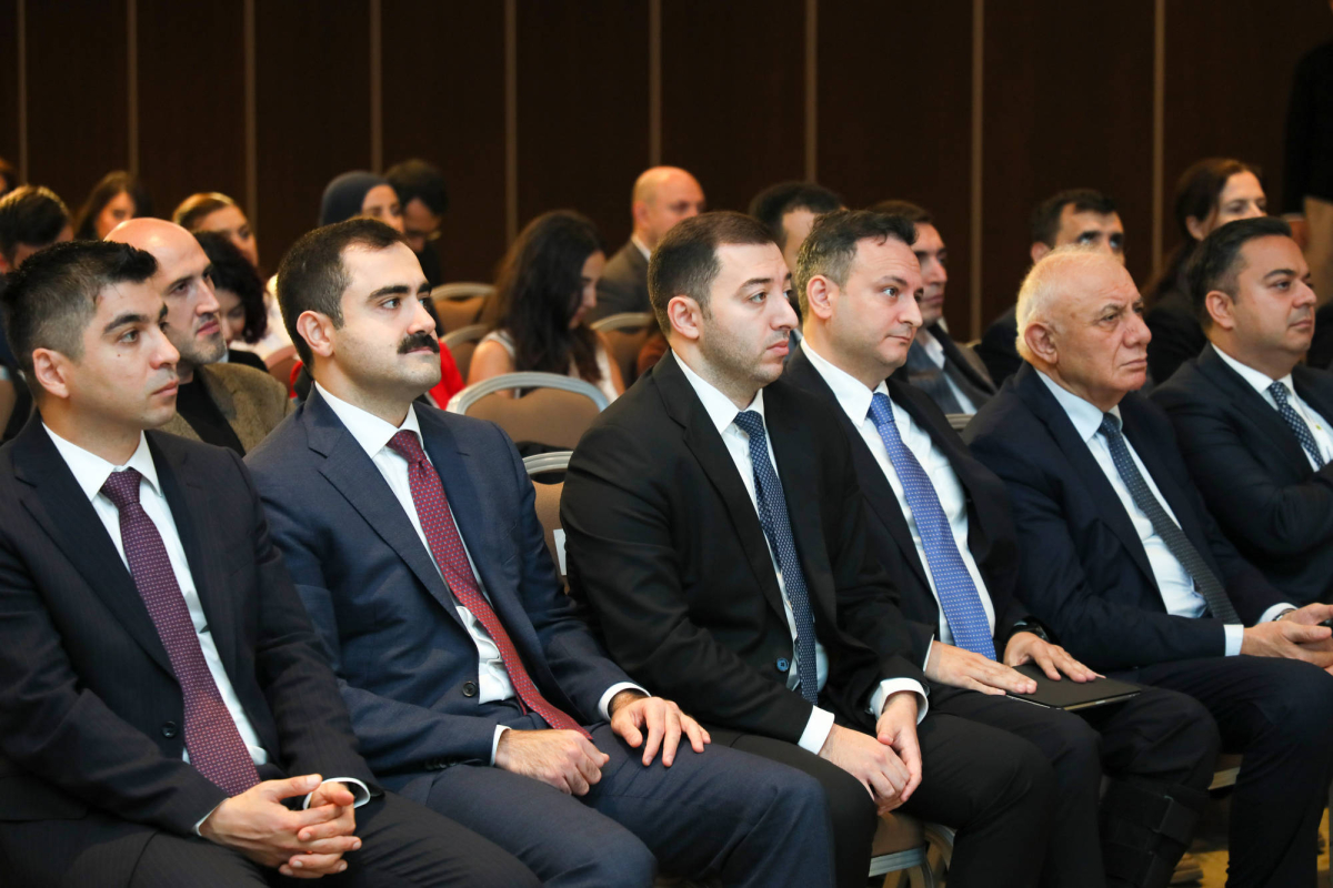 “AI Academy”nin ilk məzunları təltif olunub