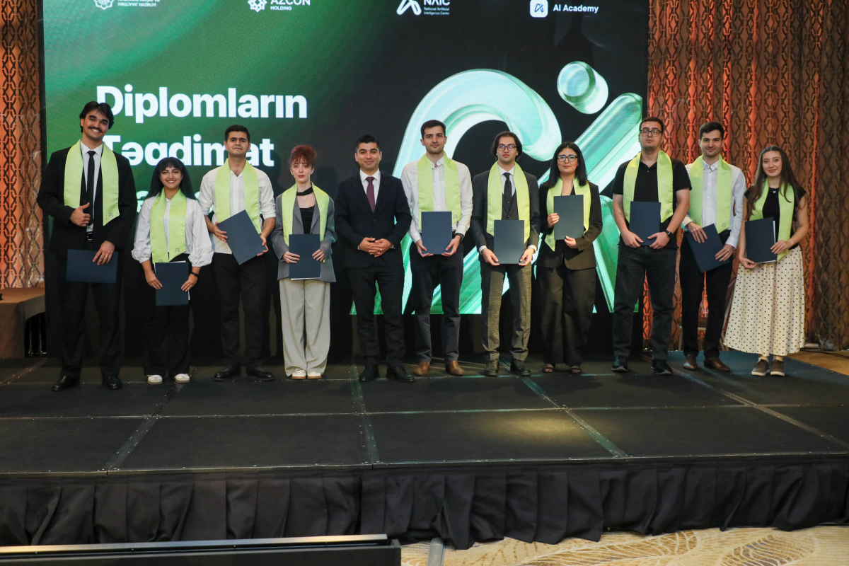 “AI Academy”nin ilk məzunları təltif olunub