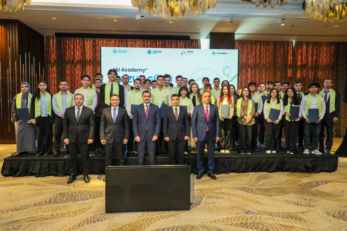 “AI Academy”nin ilk məzunları təltif olunub