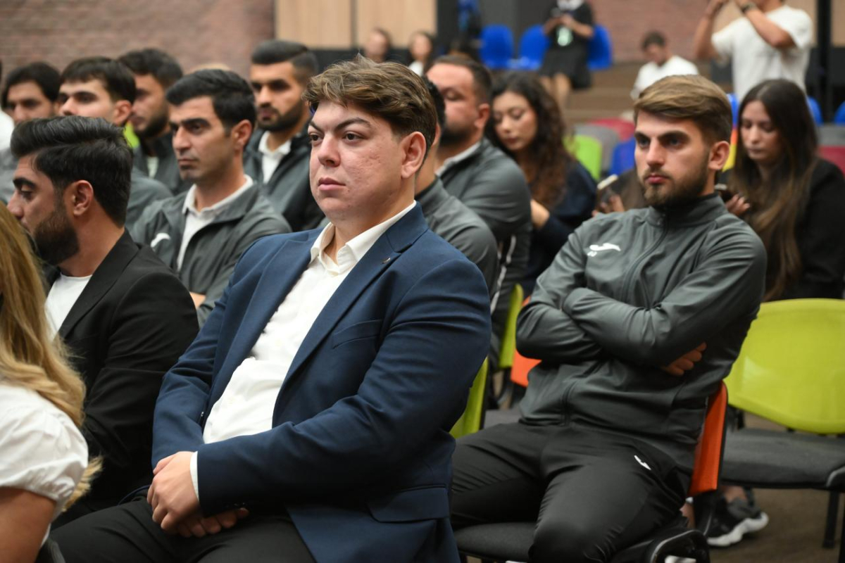 Universitet və əmək bazarı əməkdaşlığı: Məşqçilərə sertifikatlar təqdim olundu