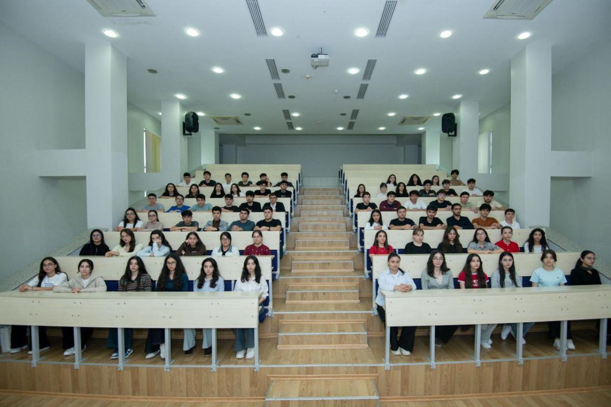 BMU-da PKTU-BMU Mühəndislik fakültəsinin ilk tələbələri ilə görüş keçirilib
