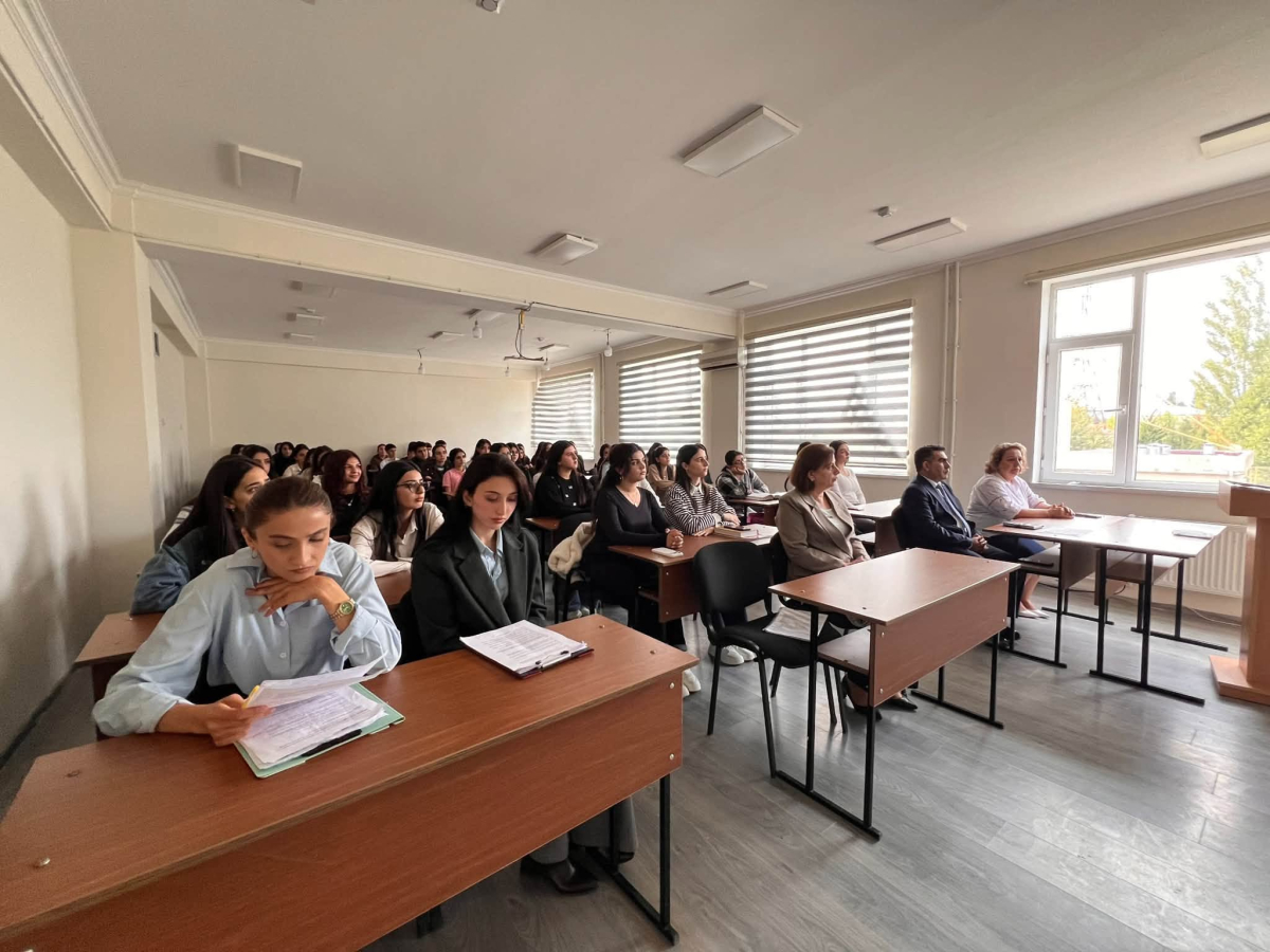 LDU-da tələbələrin universitet həyatına adaptasiyası ilə bağlı seminar keçirilib