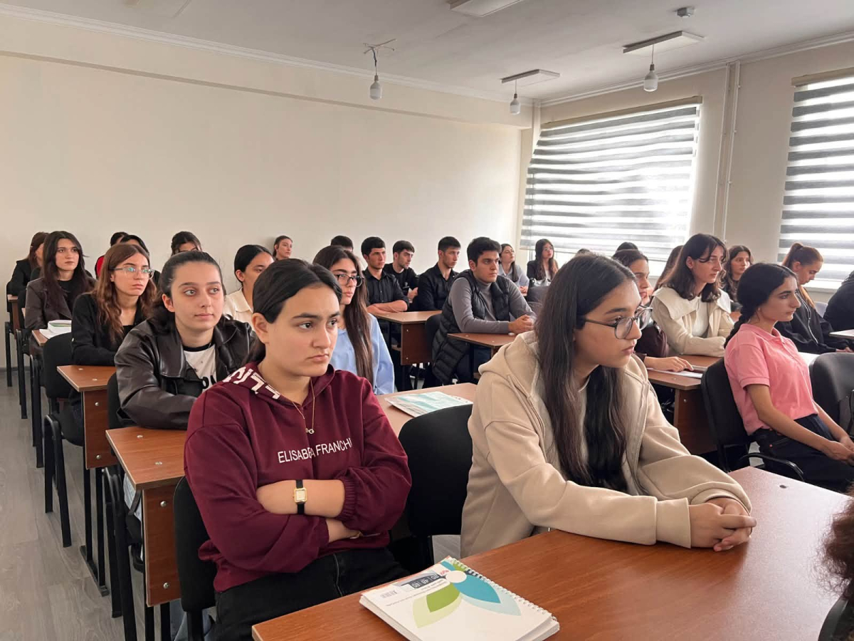 LDU-da tələbələrin universitet həyatına adaptasiyası ilə bağlı seminar keçirilib