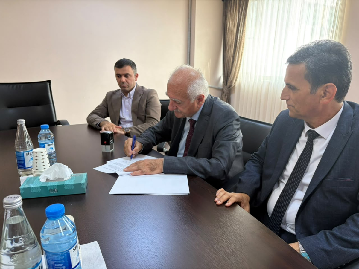 “Azərbaycan müəllimi” qəzeti ilə Təhsil Şurası arasında Əməkdaşlıq Memorandumu imzalanıb