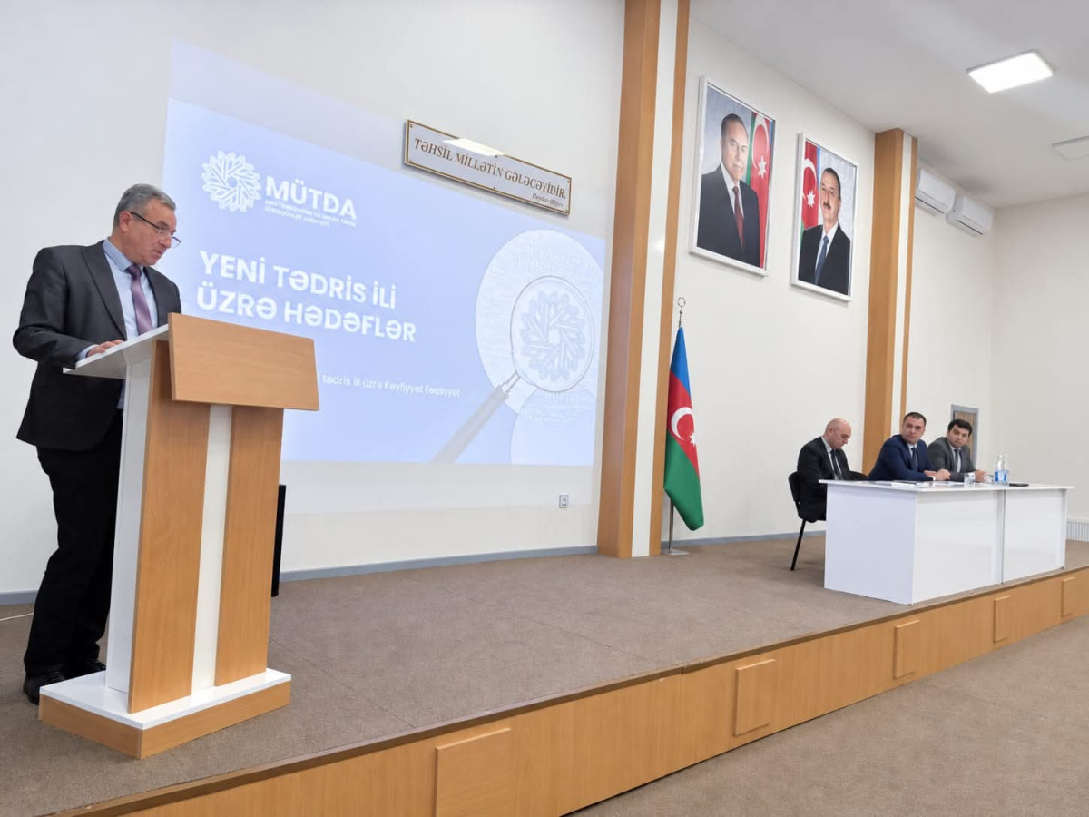 Məktəb direktorları ilə görüş olub 