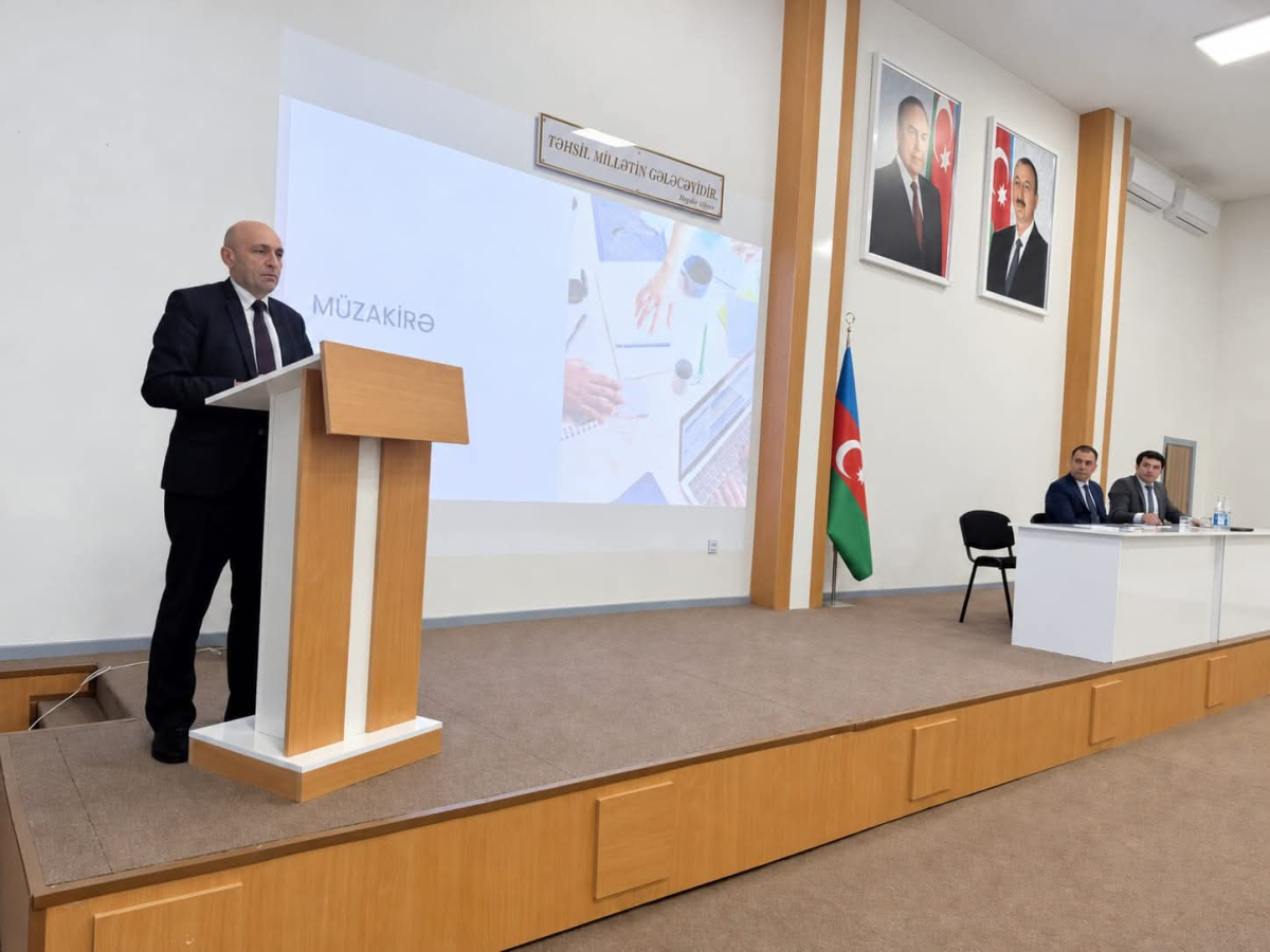 Məktəb direktorları ilə görüş olub 