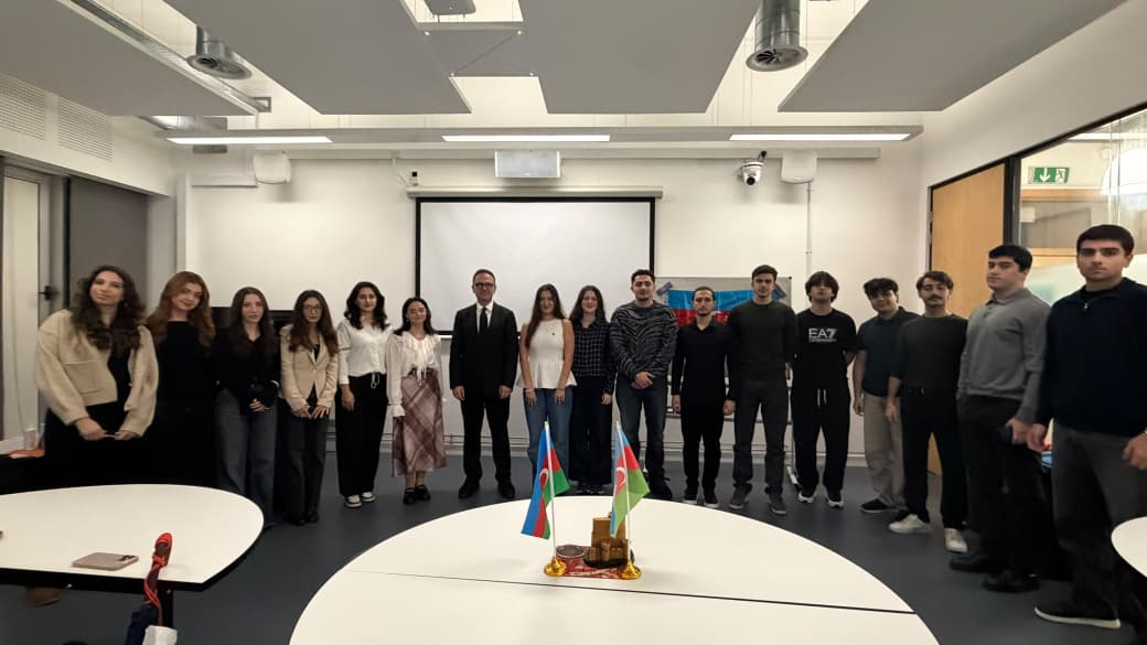 Bristolda tələbələrin inkişafı və  Azərbaycan mədəniyyətinin təbliği müzakirə olunub