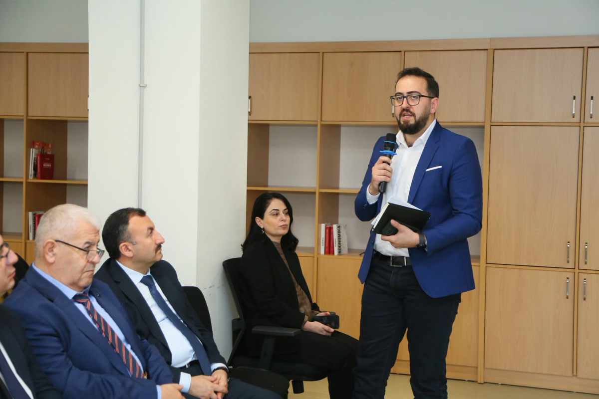 İrlandiyalı professor AzTU-da mühazirə oxuyub