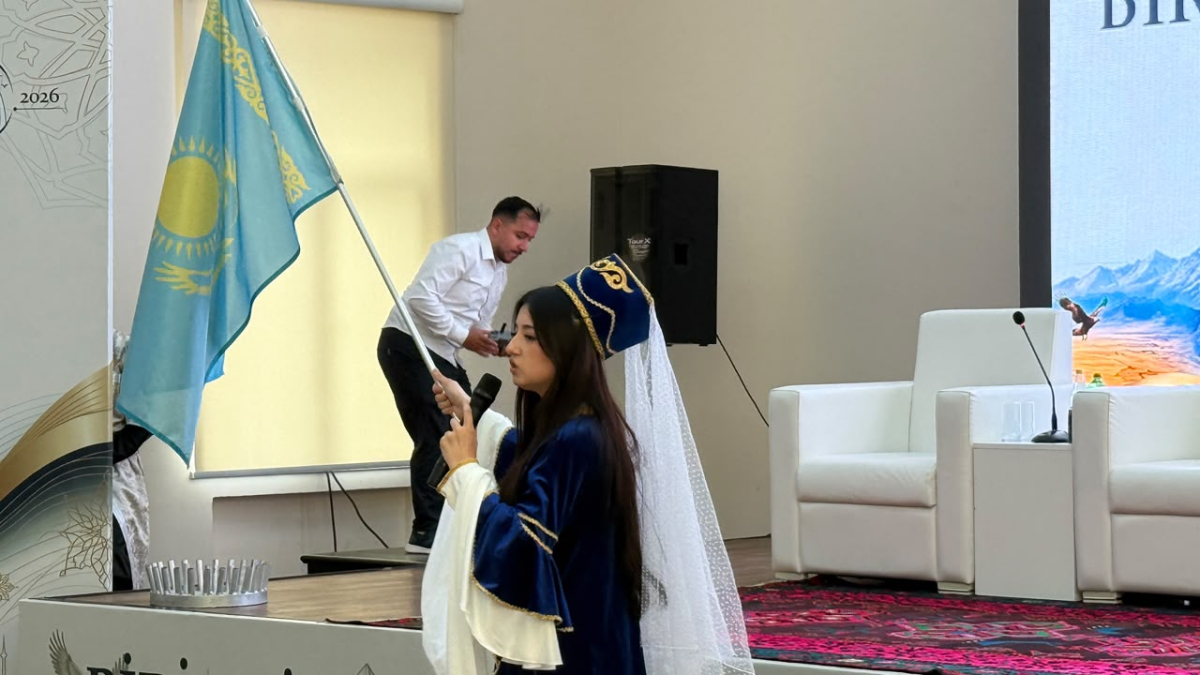 “Bir əsrlik yolun davamı: Türkologiyanın yeni istiqamətləri” adlı konfrans keçirilib
