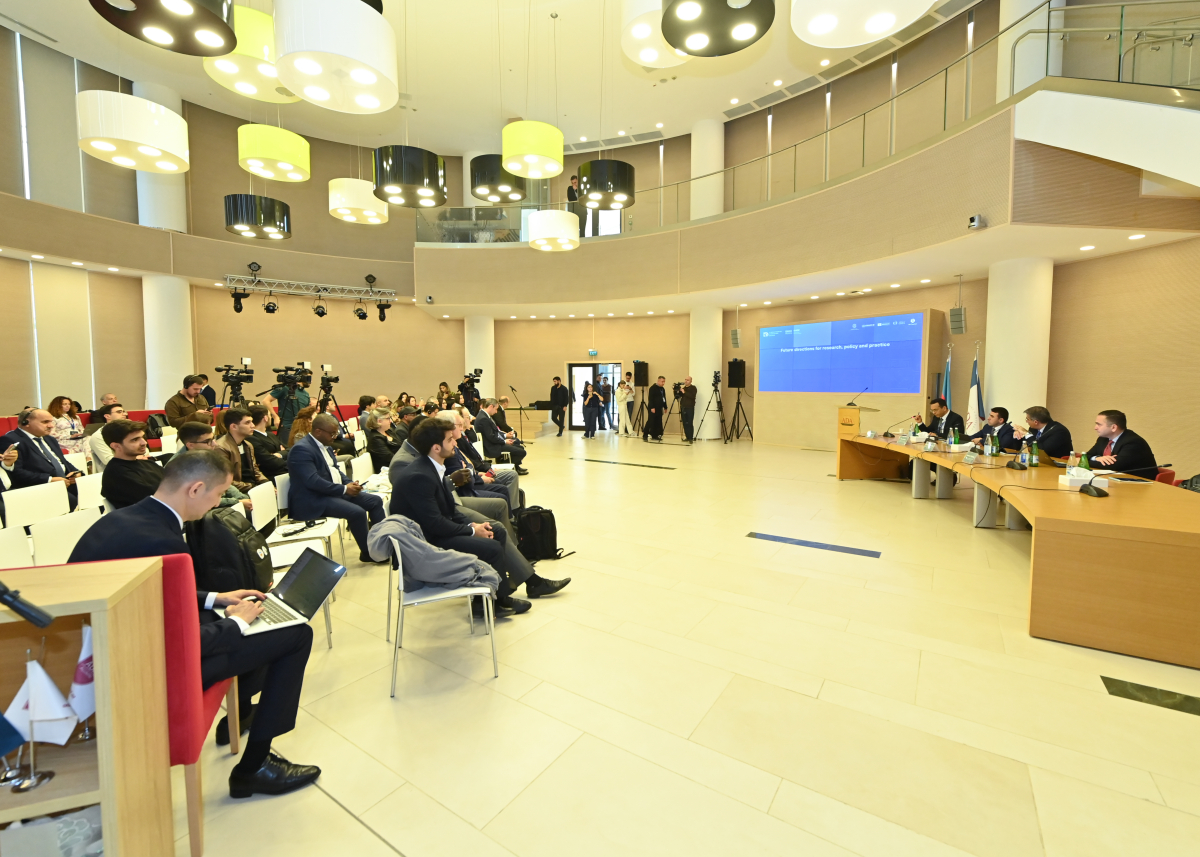 ADA-da mədəniyyətlərarası dialoq, təhsil və rəqəmsal transformasiya mövzusunda sessiya keçirilib