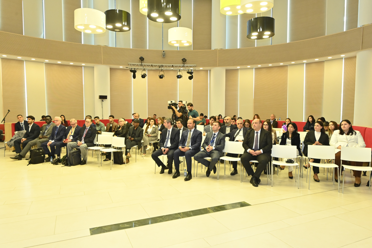 ADA-da mədəniyyətlərarası dialoq, təhsil və rəqəmsal transformasiya mövzusunda sessiya keçirilib