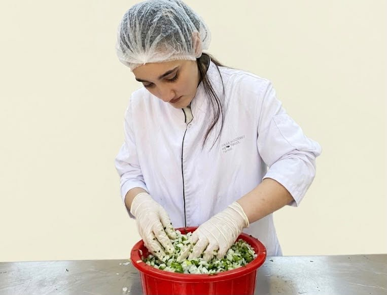 Qəbələdə gələcək aşpazlar üçün istehsalat təlimi keçirilib