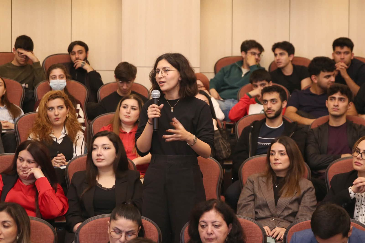 BANM-də İspaniya nümayəndə heyəti ilə görüş keçirilib