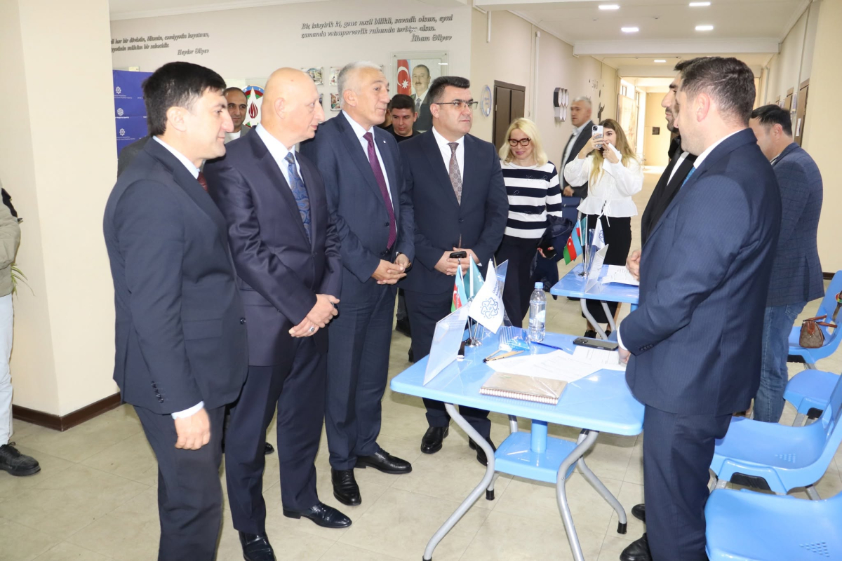 Qəbələdə peşə təhsili tələbələri və məzunları üçün əmək yarmarkası keçirilib